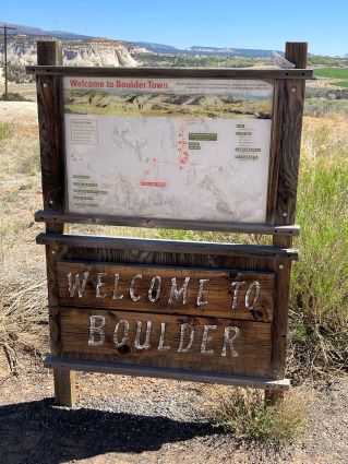 Boulder Utah Sign
