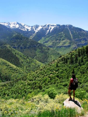 Hiking to the Wind Caves